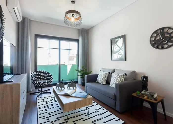 Urban Views - Ml 2bed Inspired By Casa Da Musica Apartman *